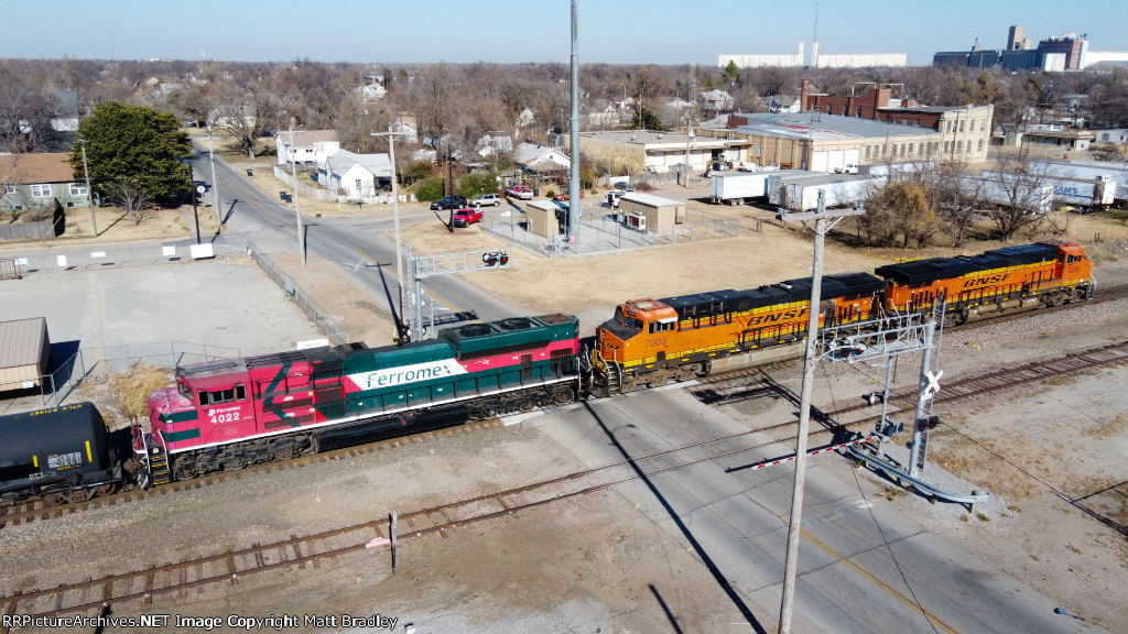 BNSF rolls through Enid